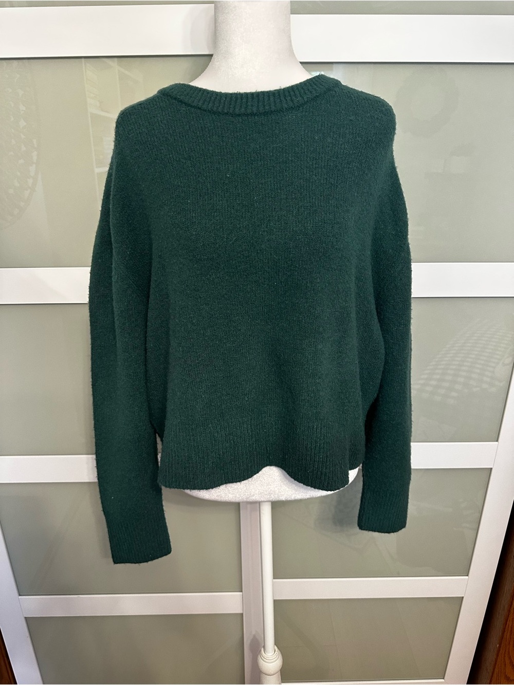 Universal Thread Dark Green Crewneck Sweater